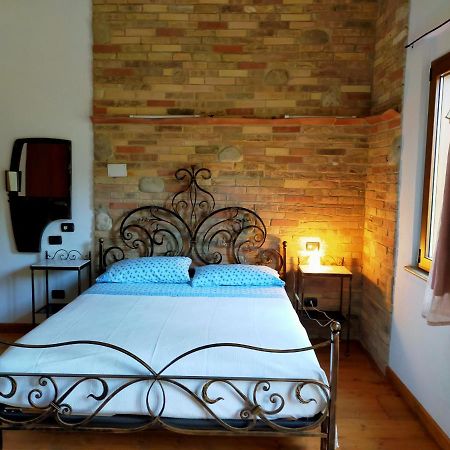 Casale Del Sole Bed and Breakfast Cepagatti Buitenkant foto