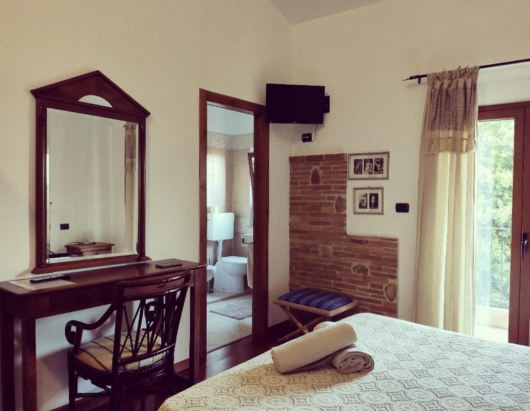 Casale Del Sole Bed and Breakfast Cepagatti Buitenkant foto