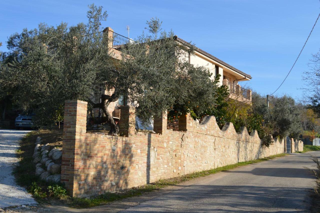 Casale Del Sole Bed and Breakfast Cepagatti Buitenkant foto