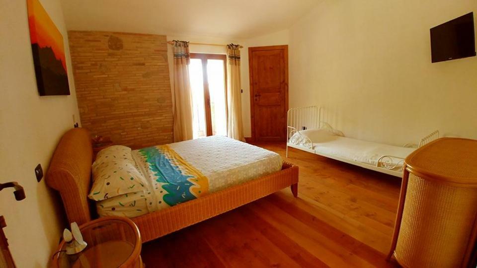 Casale Del Sole Bed and Breakfast Cepagatti Buitenkant foto